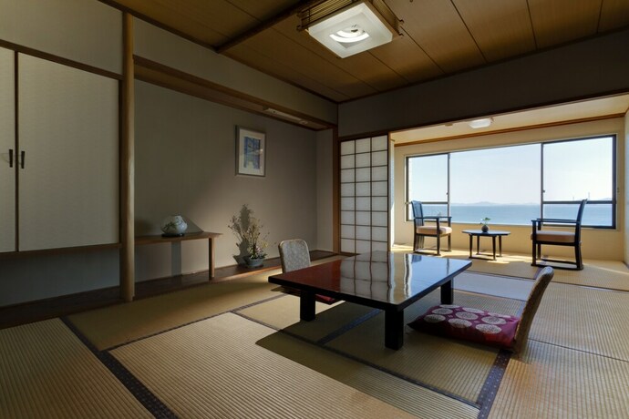 Imagen de la habitación del Hotel Shinojima Royal Kasuiso. Foto 35