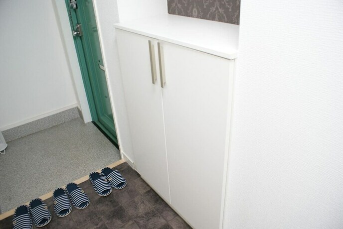 Imagen de los interiores del Hotel Shin-osaka Grand-h 202. Foto 34