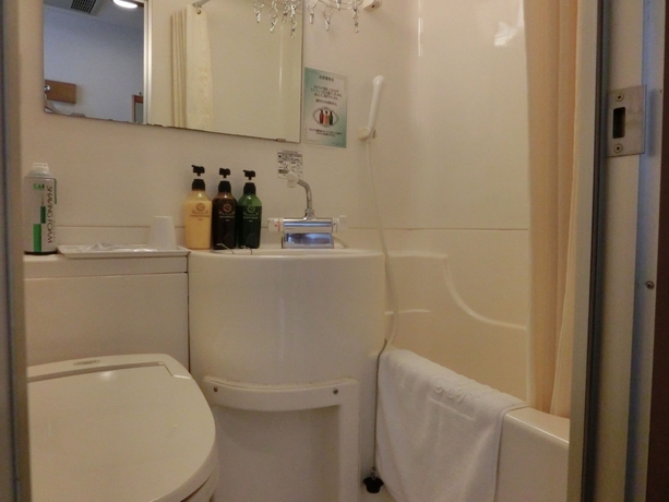 Imagen de la habitación del Hotel Shin-osaka Station. Foto 10