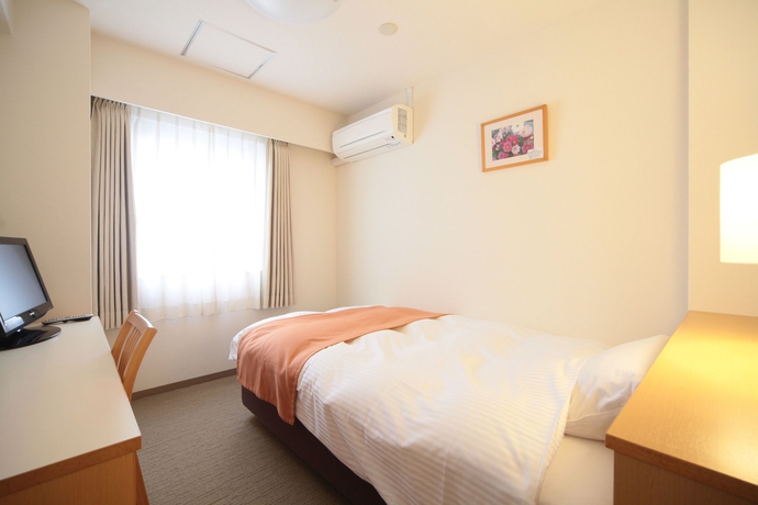 Imagen de la habitación del Hotel Shin-osaka Station. Foto 13