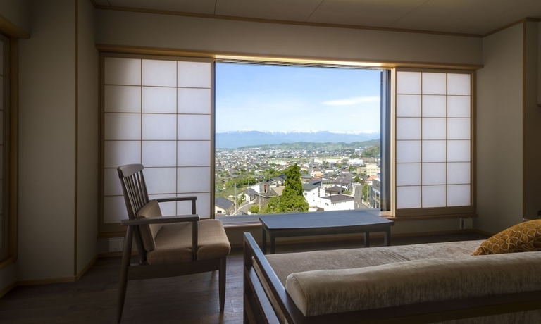 Imagen de los interiores del Hotel Shinshu Matsumoto Utsukushigahara Onsen Shoho. Foto 13