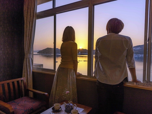 Imagen de la habitación del Hotel Shiozaki Onsen Awajishima kaijyo. Foto 11