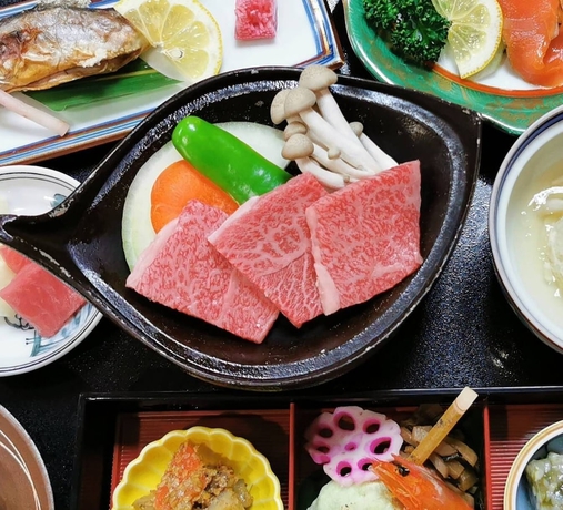 Imagen del bar/restaurante del Hotel Shiozawa Onsen Shichihokan. Foto 6