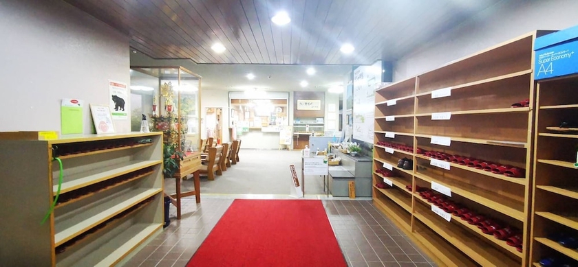 Imagen general del Hotel Shiozawa Onsen Shichihokan. Foto 4