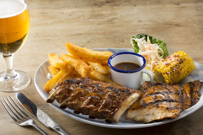 Imagen del bar/restaurante del Hotel Ship and Trades. Foto 7