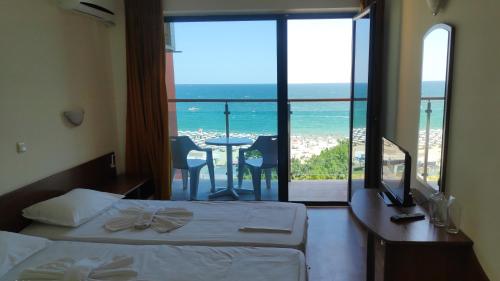 Imagen de la habitación del Hotel Shipka Beach - Free parking. Foto 14