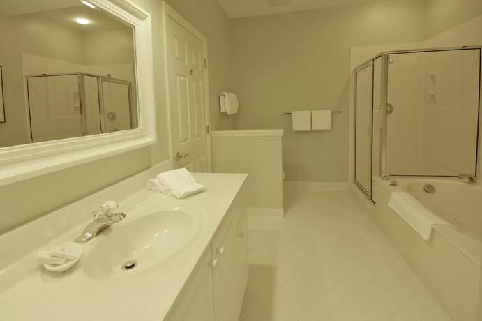 Imagen general del Hotel Shipyard Resort By Spinnaker Resorts. Foto 3