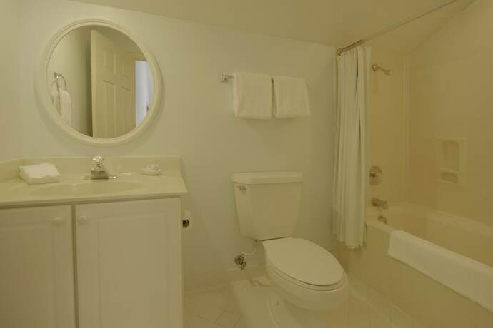 Imagen de la habitación del Hotel Shipyard Resort By Spinnaker Resorts. Foto 17