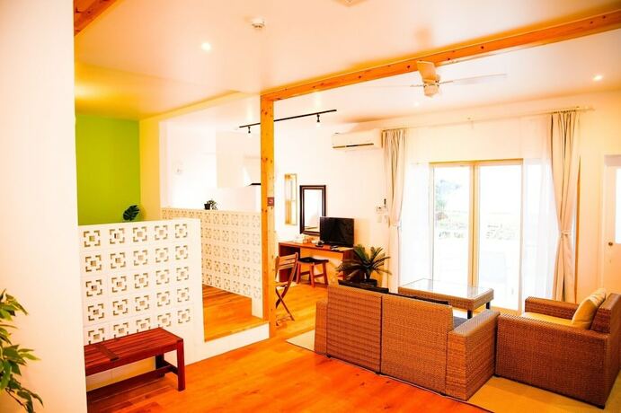 Imagen general del Hotel Shirahama Beach Garden. Foto 11