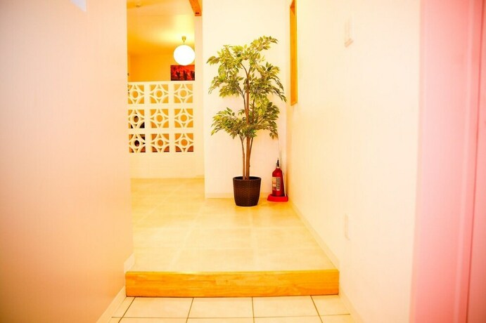 Imagen de la habitación del Hotel Shirahama Beach Garden. Foto 22