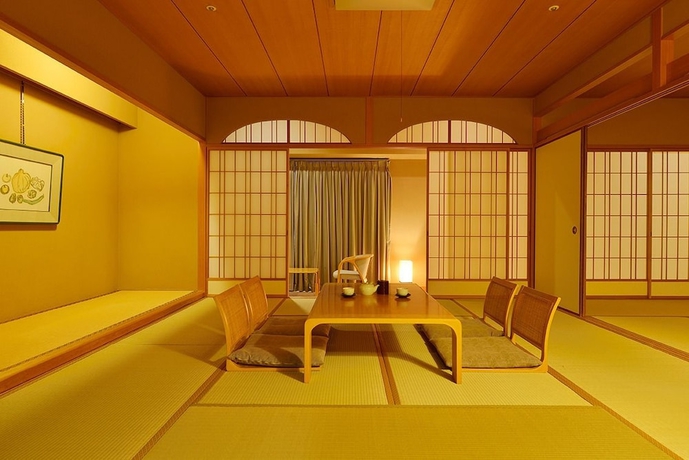 Imagen de la habitación del Hotel Shirahama Coganoi Resortandspa. Foto 12