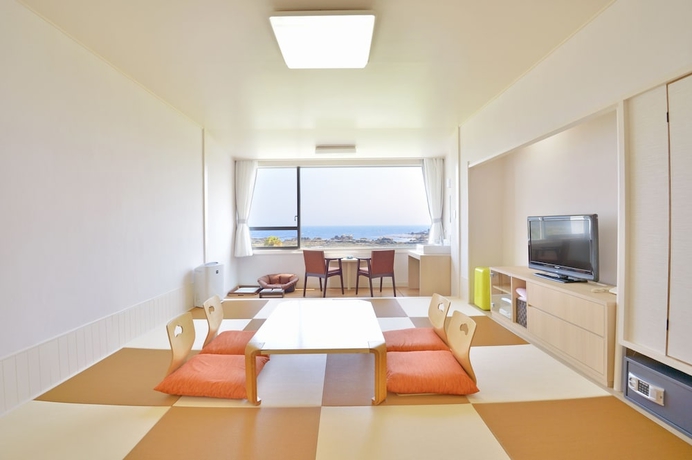Imagen de la habitación del Hotel Shirahama Ocean Resort. Foto 5