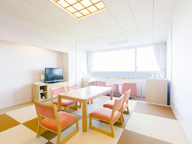 Imagen de la habitación del Hotel Shirahama Ocean Resort. Foto 11