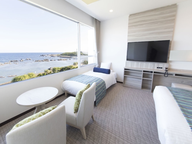 Imagen de la habitación del Hotel Shirahama Ocean Resort. Foto 13