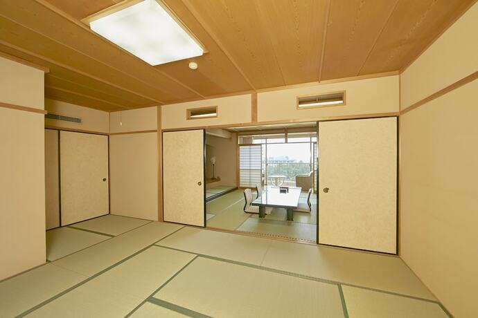 Imagen de la habitación del Hotel Shirahama Onsen Kisyuhanto. Foto 16