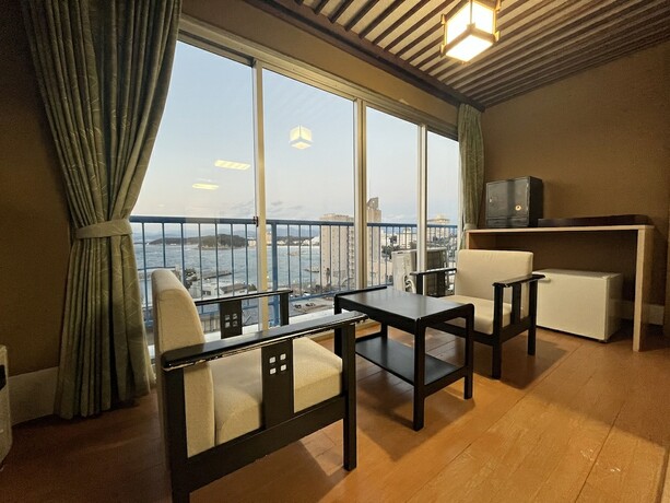 Imagen de la habitación del Hotel Shirahama Onsen Kisyuhanto. Foto 21