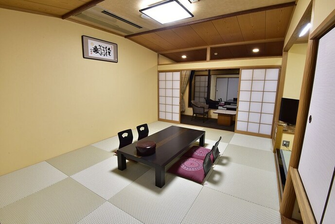 Imagen de la habitación del Hotel Shirahama Yasuragi noyado TOMARIGI. Foto 6