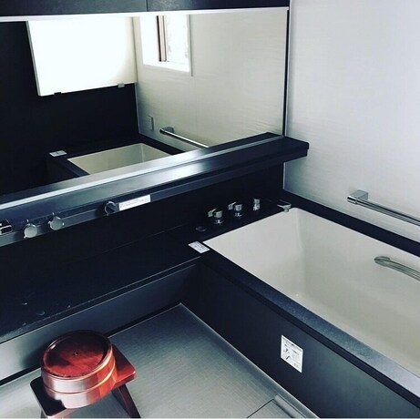 Imagen de la habitación del Hotel Shirahama Yasuragi noyado TOMARIGI. Foto 12