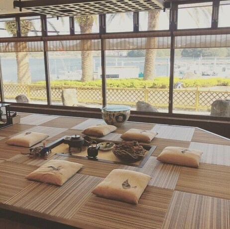 Imagen de los interiores del Hotel Shirahama Yasuragi noyado TOMARIGI. Foto 20