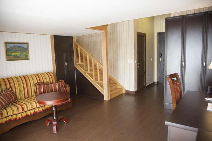 Imagen de los interiores del Hotel Shirak. Foto 15