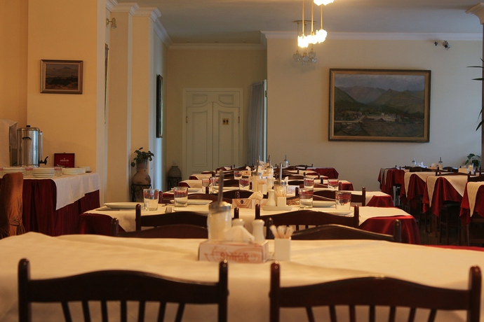 Imagen del bar/restaurante del Hotel Shirak. Foto 2