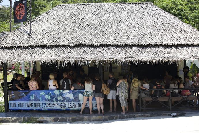 Imagen de los interiores del Hotel Shiralea Island Resort. Foto 18