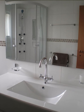 Imagen de la habitación del Hotel Shiralee Executive Cottages. Foto 12