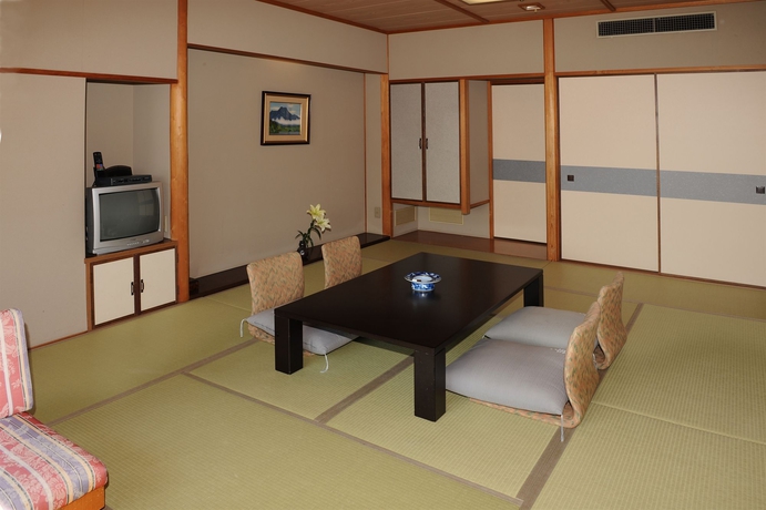 Imagen de los interiores del Hotel Shiraraso Grand. Foto 9