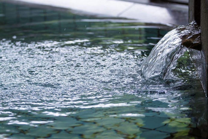 Imagen de la piscina del Hotel Shiratama No Yu Senkei. Foto 17