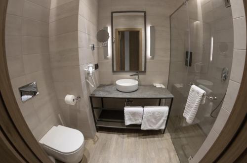 Imagen de la habitación del Hotel Shiraz Plaza. Foto 16