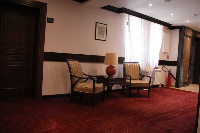 Imagen de los interiores del Hotel Shiroka Laka Hotel. Foto 16