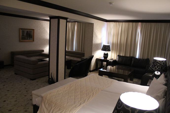 Imagen de la habitación del Hotel Shiroka Laka Hotel. Foto 5