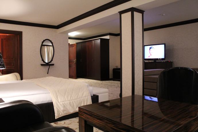 Imagen de la habitación del Hotel Shiroka Laka Hotel. Foto 9