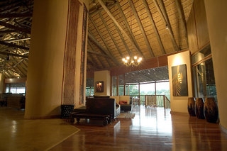 Imagen de los interiores del Hotel Shishangeni Main Lodge. Foto 3