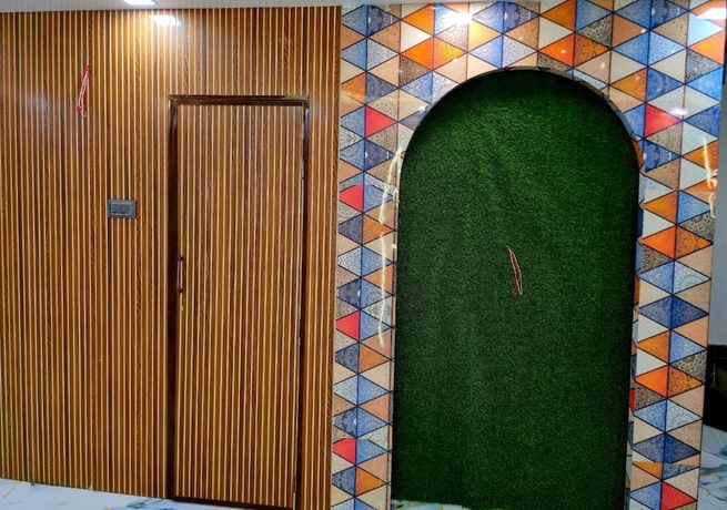 Imagen de los interiores del Hotel Shiv Grand SV. Foto 15