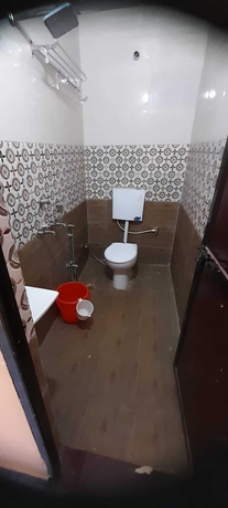 Imagen de la habitación del Hotel Shiv Kashi Lawn And Guest House. Foto 9