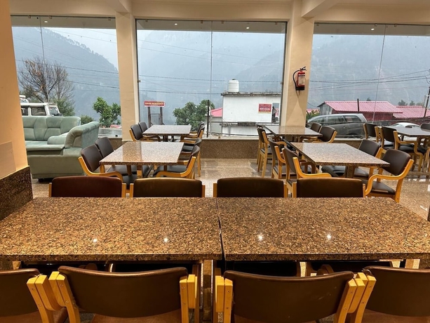 Imagen del bar/restaurante del Hotel Shiv Kedar. Foto 5