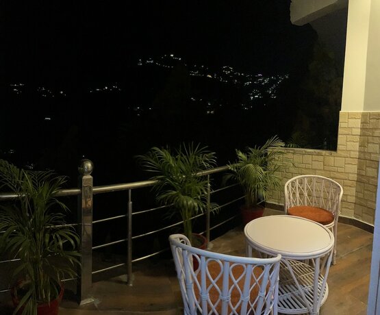 Imagen general del Hotel Shiva Lake Mussorrie. Foto 7