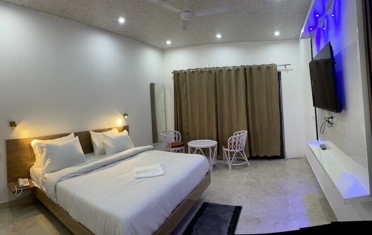 Imagen de la habitación del Hotel Shiva Lake Mussorrie. Foto 13