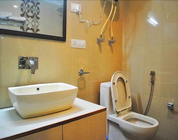 Imagen de la habitación del Hotel Shivalik Dharamshala. Foto 10