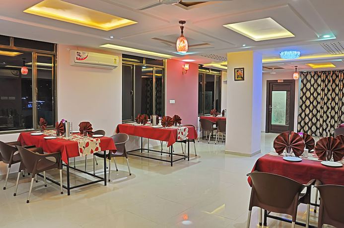 Imagen del bar/restaurante del Hotel Shivam Fort View. Foto 3