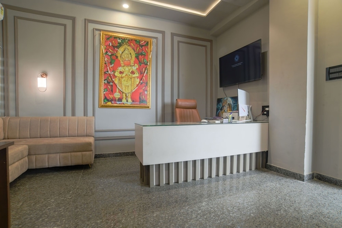 Imagen de los interiores del Hotel Shivashish Resort and Marriage Garden. Foto 15