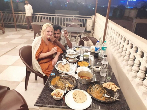 Imagen del bar/restaurante del Hotel Shivay Palace, Agra. Foto 5