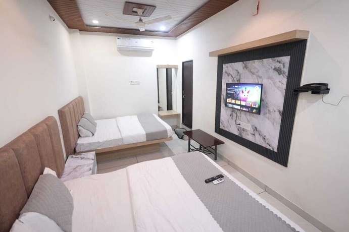 Imagen de la habitación del Hotel Shivay Palace, Ujjain. Foto 6