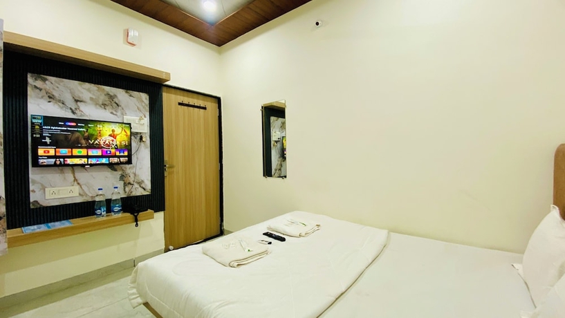 Imagen de la habitación del Hotel Shivay Palace, Ujjain. Foto 7