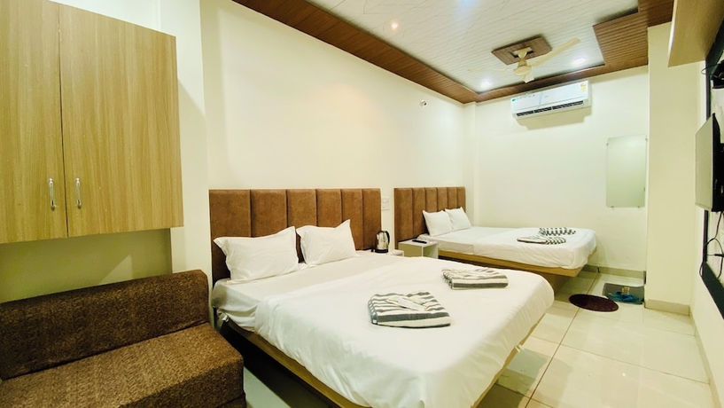 Imagen de la habitación del Hotel Shivay Palace, Ujjain. Foto 8