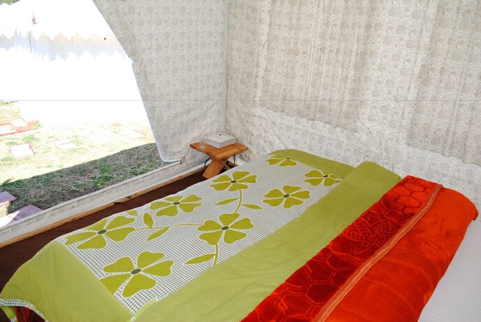 Imagen de la habitación del Hotel Shivirama. Foto 16