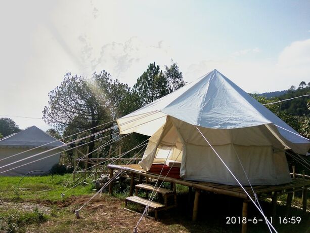 Imagen de la habitación del Hotel Shivirama. Foto 19