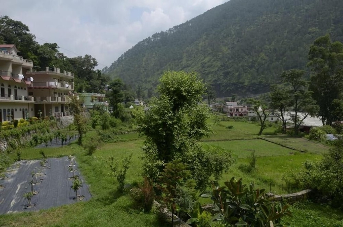 Imagen de los exteriores del Hotel Shivlinga Tourist Complex. Foto 7