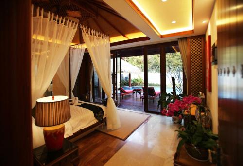 Imagen de la habitación del Hotel Shixishu Jianguo Yalong Bay Resort. Foto 17